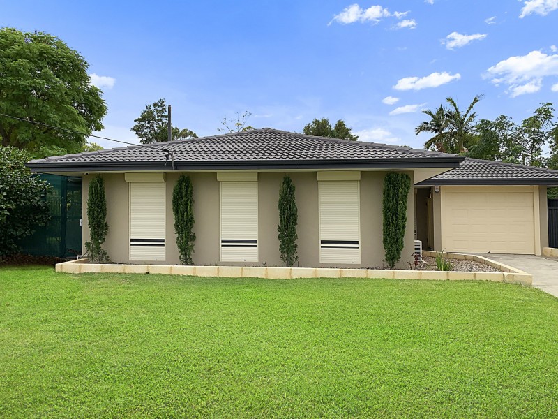 15 Larix Way, Forrestfield WA 6058