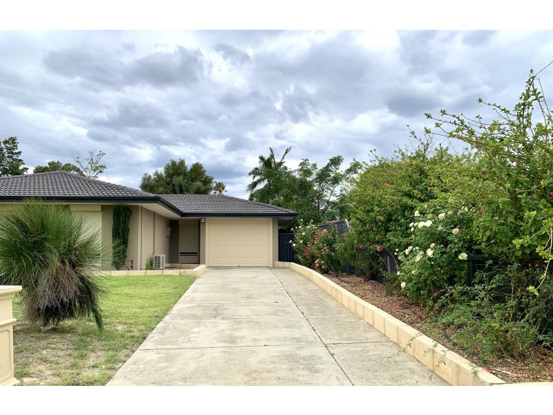 15 Larix Way, Forrestfield WA 6058