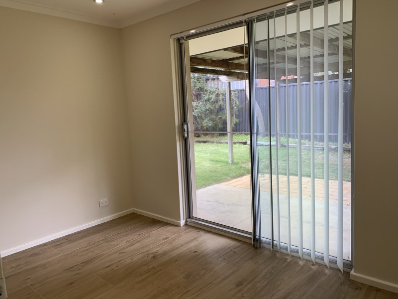 15 Larix Way, Forrestfield WA 6058