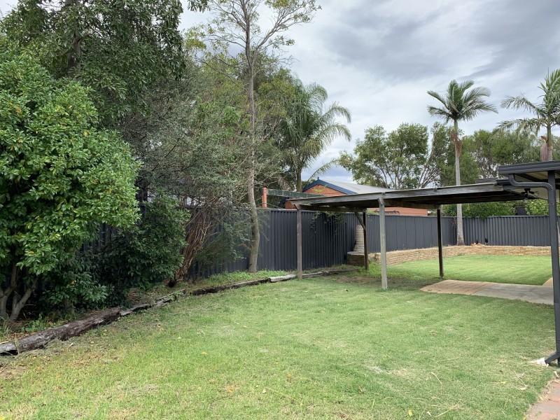 15 Larix Way, Forrestfield WA 6058