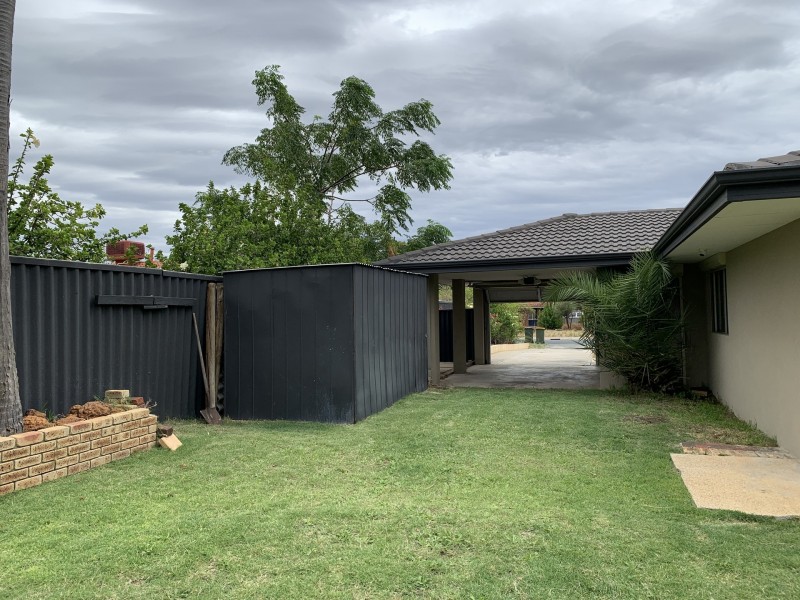 15 Larix Way, Forrestfield WA 6058