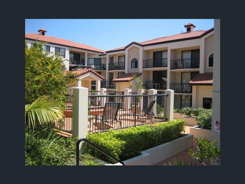 6/11 Owens Lane, Southport QLD 4215