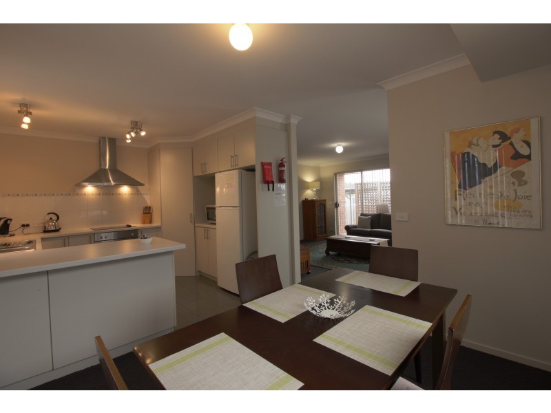 4/36 Queens Parade, Kingston TAS 7050