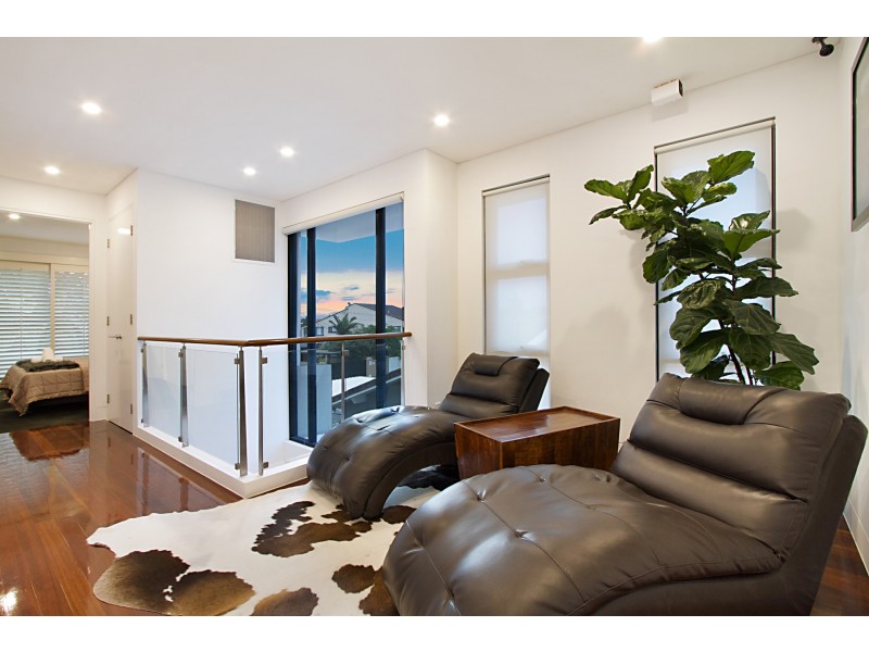 66A Sunrise Blvd, Surfers Paradise QLD 4217