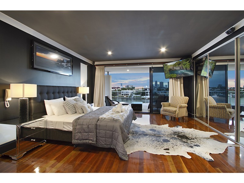 66A Sunrise Blvd, Surfers Paradise QLD 4217