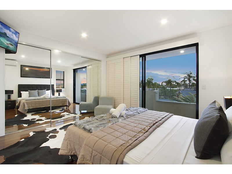 66A Sunrise Blvd, Surfers Paradise QLD 4217