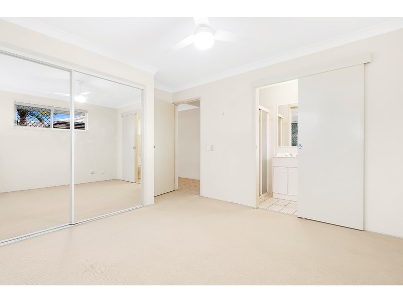 15 Thoms Avenue, Boondall QLD 4034