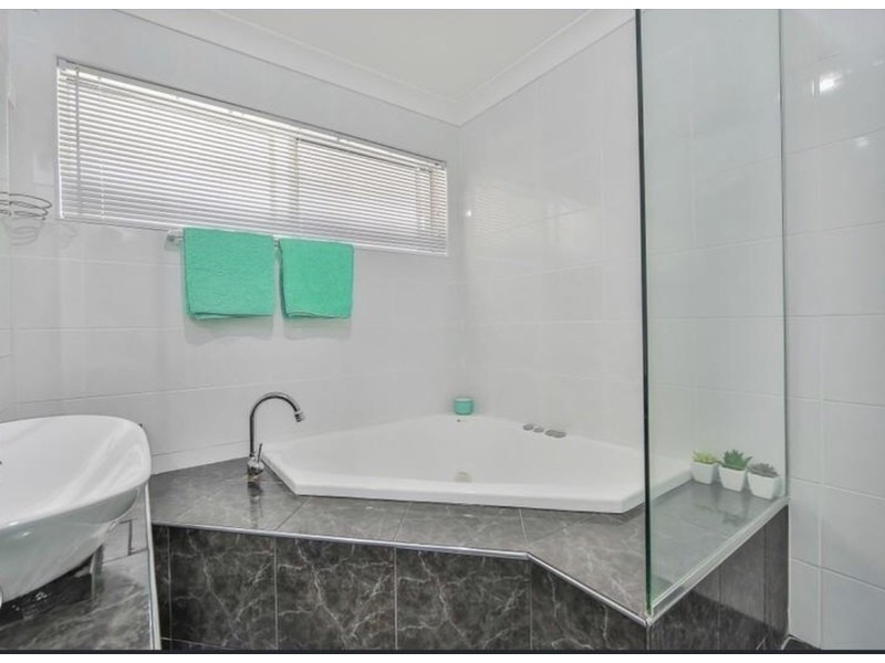 5 Valerie Street, Clontarf QLD 4019