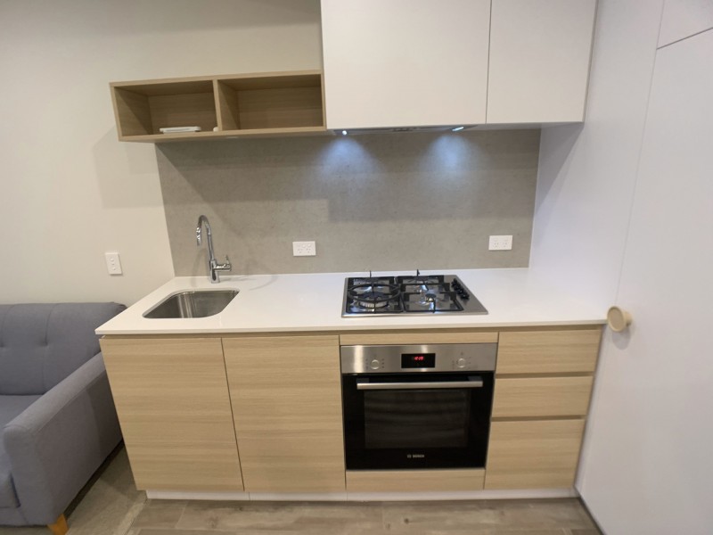 8 Bond Street, Caulfield North VIC 3161