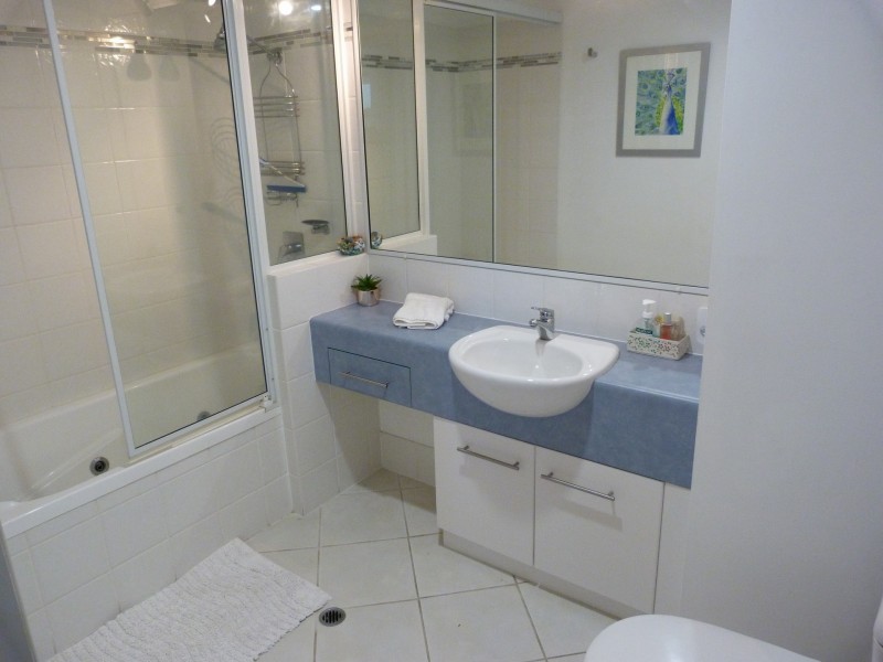 275-277 Esplanade, Cairns North QLD 4870