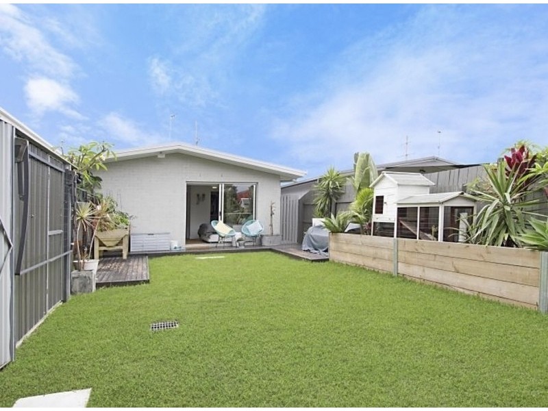 98 Nobbys Parade, Miami QLD 4220