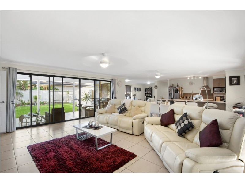 15 Oak Street, Cooroy QLD 4563