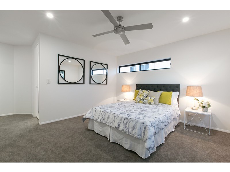 1 Livingstone St, Yeerongpilly QLD 4105