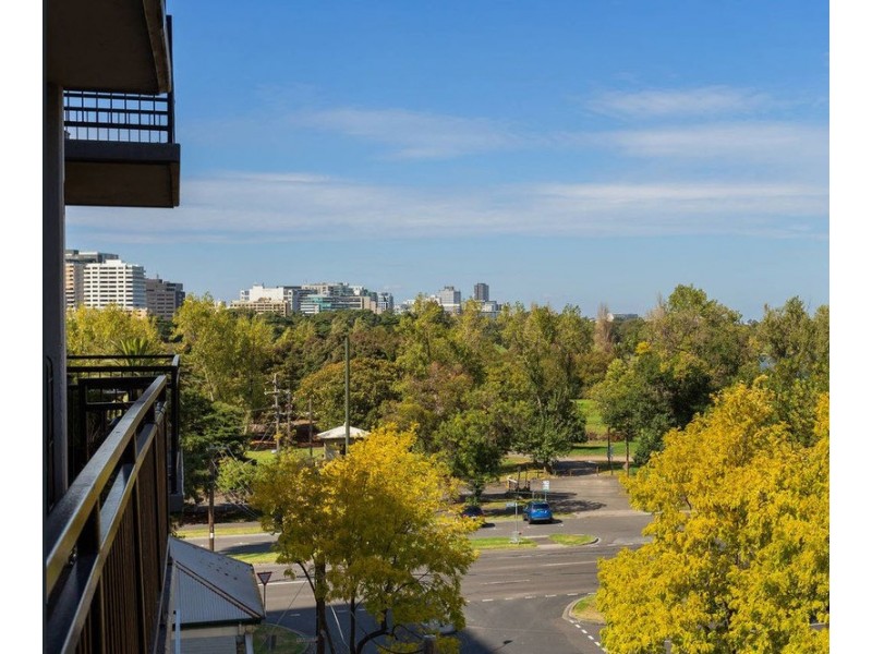 402/71 Stead Street, South Melbourne VIC 3205