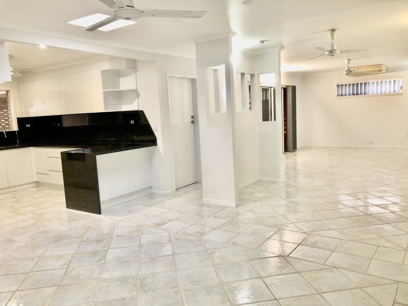 42 PAXTON ST, North Ward QLD 4810