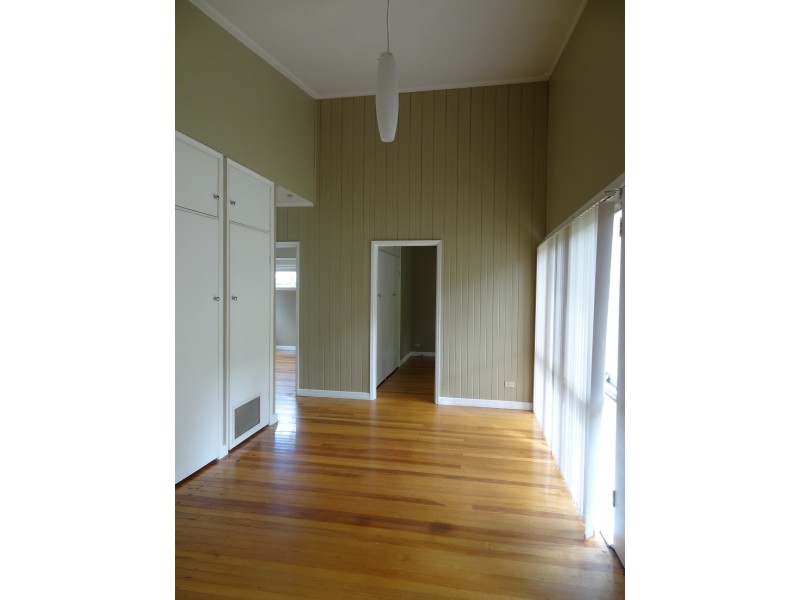 42 Lucknow Street, Mitcham VIC 3132