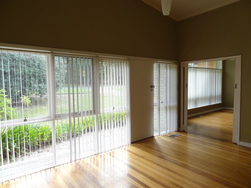 42 Lucknow Street, Mitcham VIC 3132