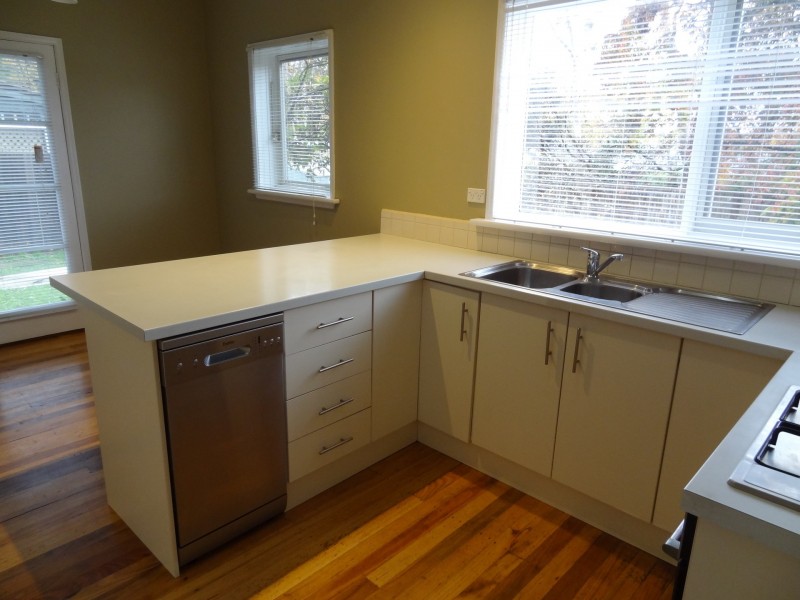 42 Lucknow Street, Mitcham VIC 3132