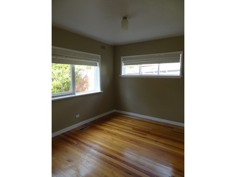 42 Lucknow Street, Mitcham VIC 3132