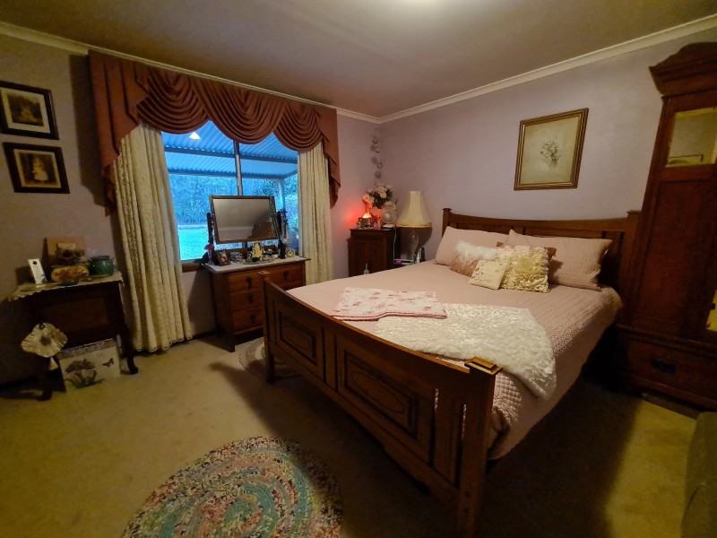 196 Holyoake Road, Dwellingup WA 6213