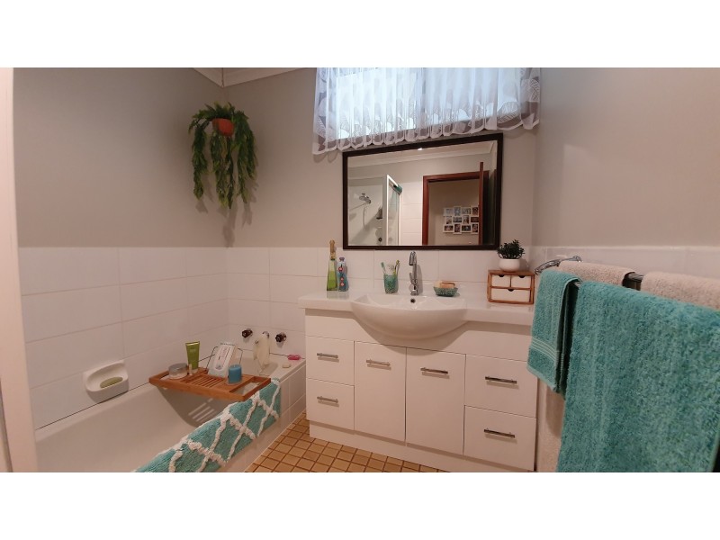 196 Holyoake Road, Dwellingup WA 6213