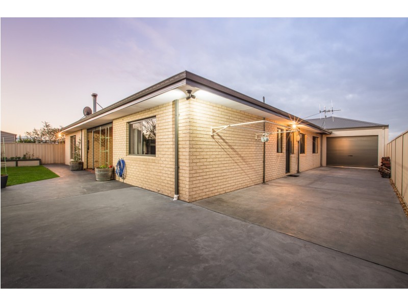 33 Gerdes Way, Mckail WA 6330