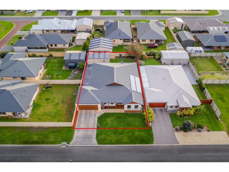 33 Gerdes Way, Mckail WA 6330