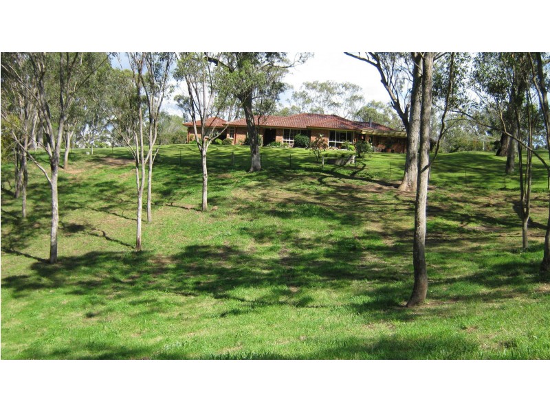 100 Mcwilliam Drive, Douglas Park NSW 2569