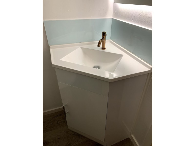 80 Hinkler Road East, Glen Waverley VIC 3150