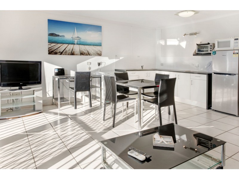 404/40 Surf Parade, Broadbeach QLD 4218