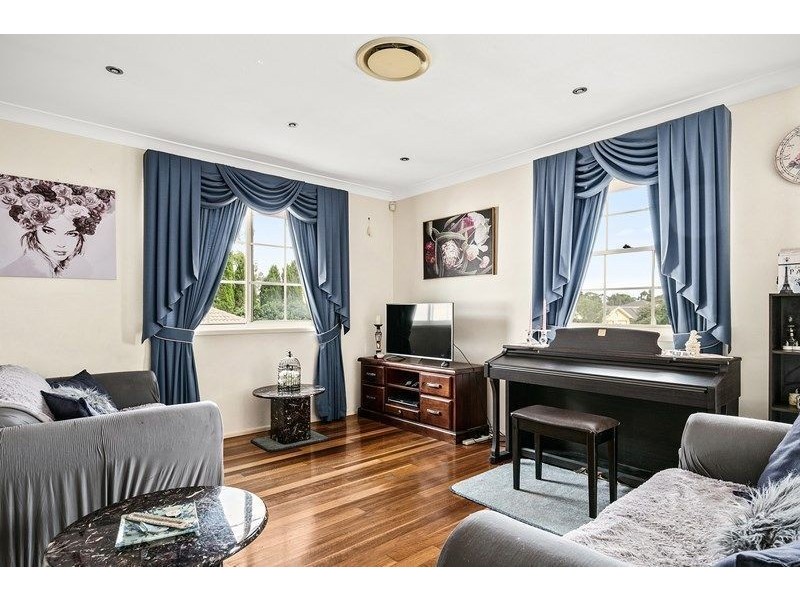 18 Martens Cct, Kellyville NSW 2155