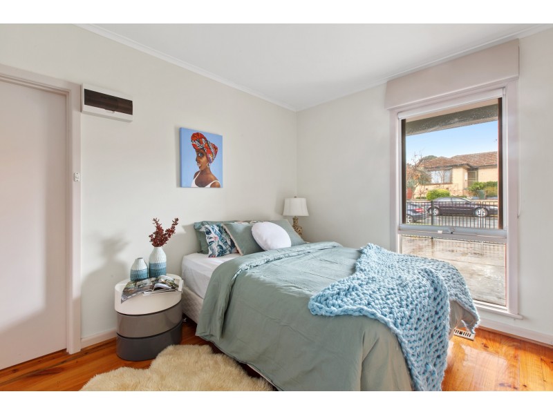 2/2 Cabena Crescent, Chadstone VIC 3148