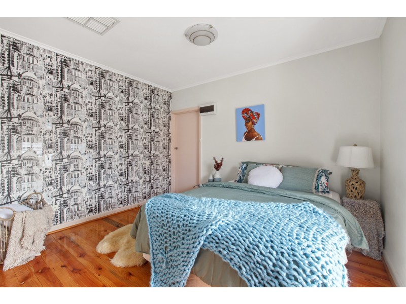 2/2 Cabena Crescent, Chadstone VIC 3148