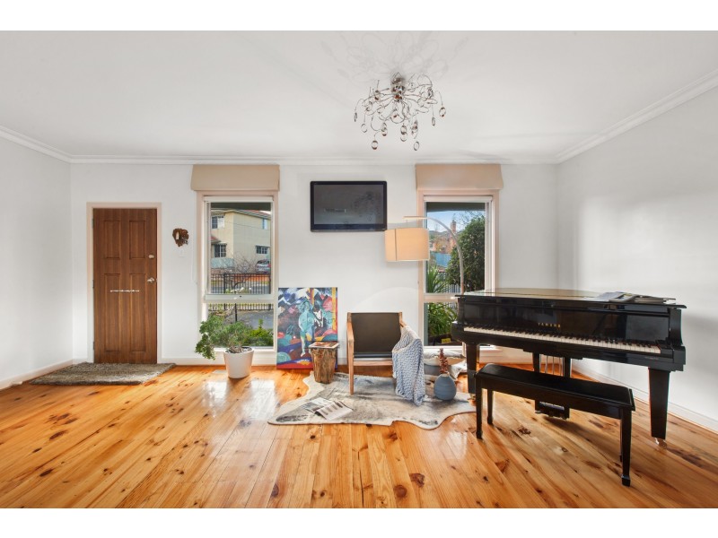 2/2 Cabena Crescent, Chadstone VIC 3148