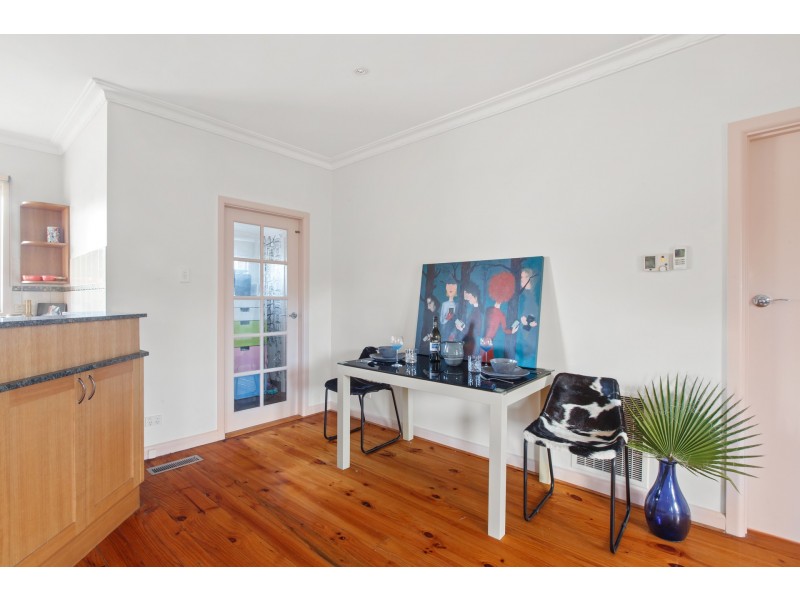 2/2 Cabena Crescent, Chadstone VIC 3148