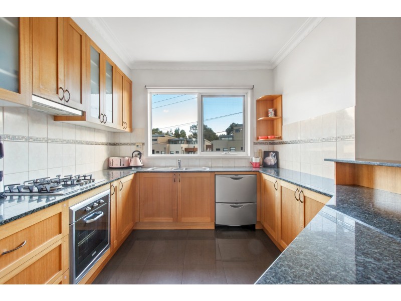 2/2 Cabena Crescent, Chadstone VIC 3148