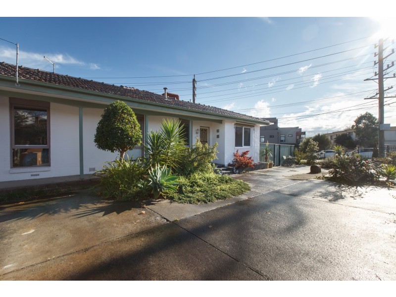 2/2 Cabena Crescent, Chadstone VIC 3148