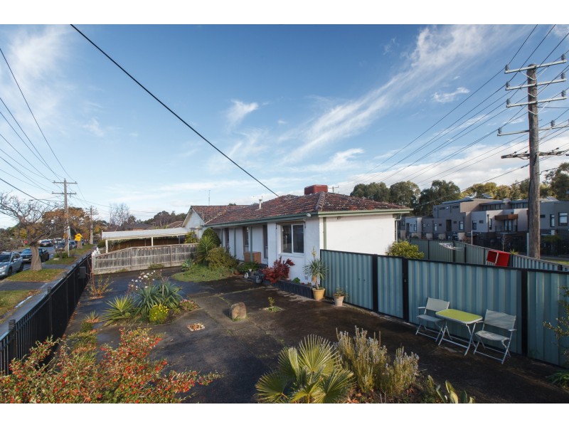 2/2 Cabena Crescent, Chadstone VIC 3148