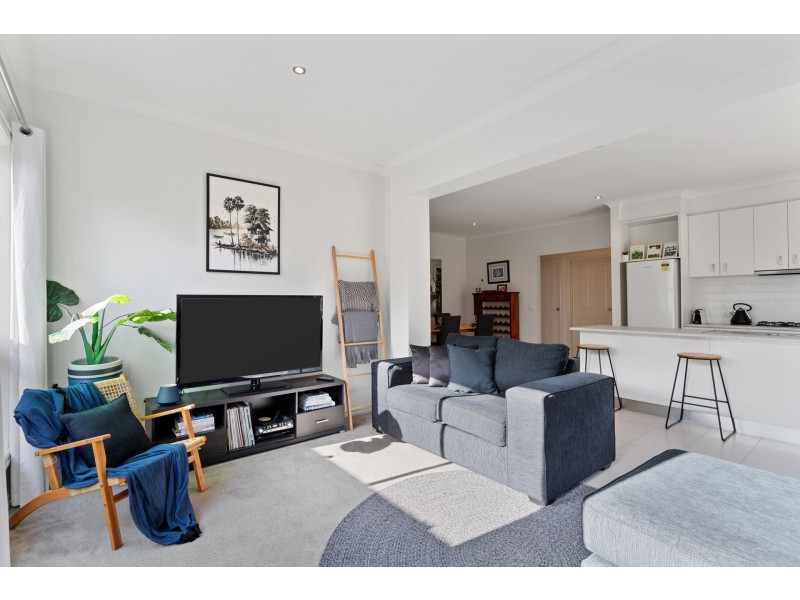 2/43 Knightsbridge Drive, Tarneit VIC 3029