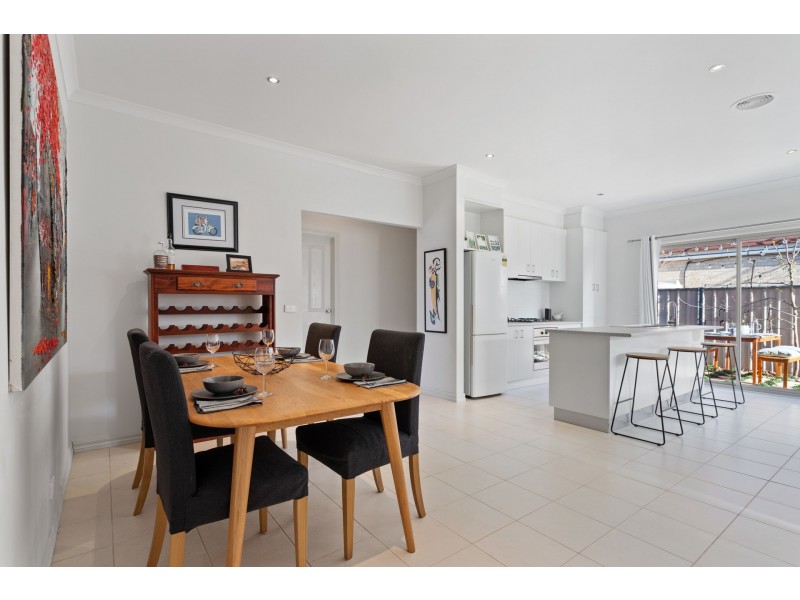 2/43 Knightsbridge Drive, Tarneit VIC 3029