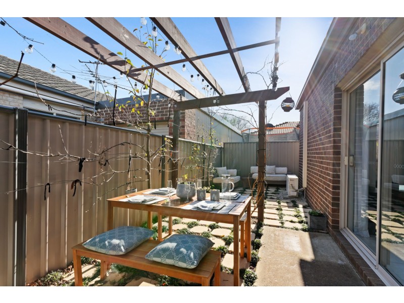 2/43 Knightsbridge Drive, Tarneit VIC 3029