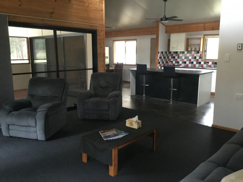 36 Taylor Street, Russell Island QLD 4184