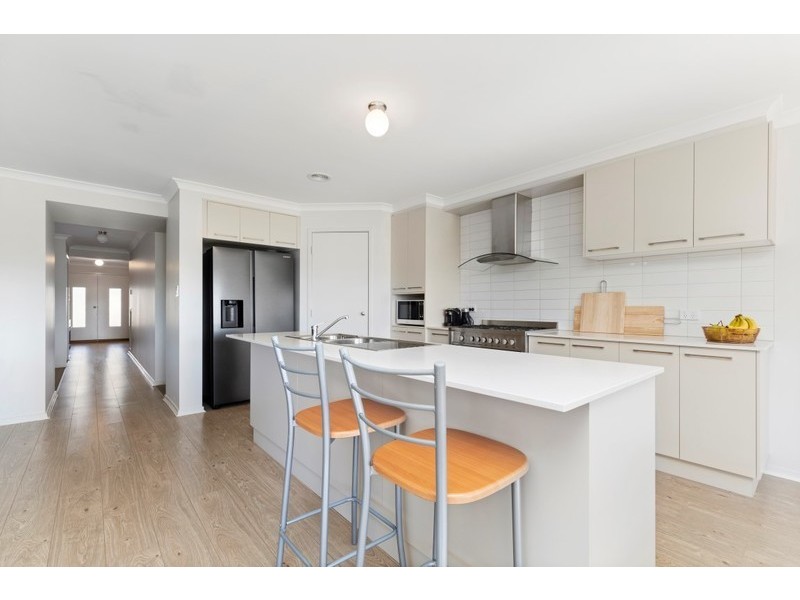 24 Paperbark Drive, Forest Hill NSW 2651