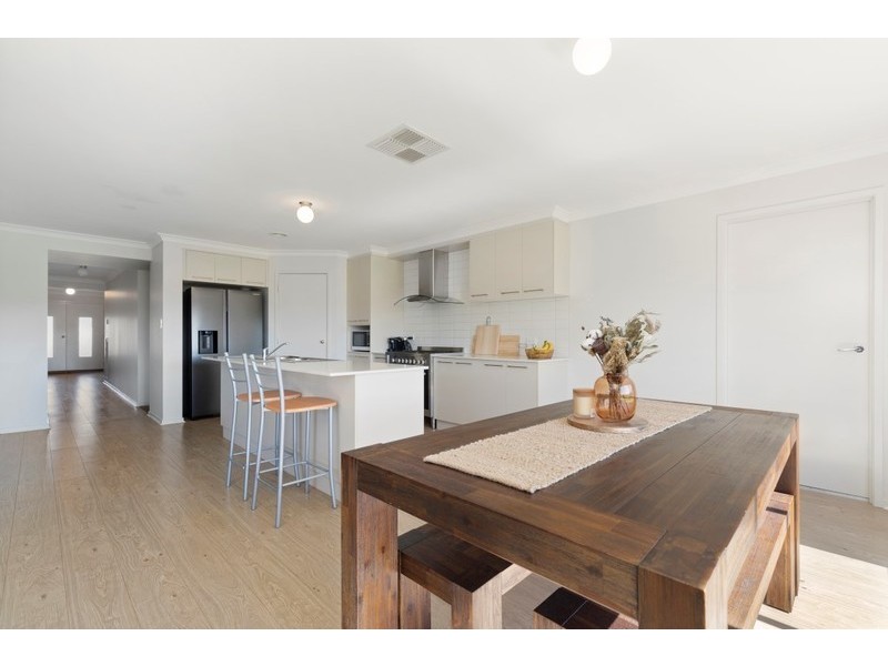 24 Paperbark Drive, Forest Hill NSW 2651