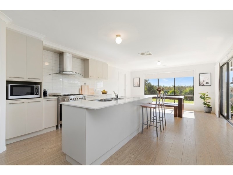 24 Paperbark Drive, Forest Hill NSW 2651