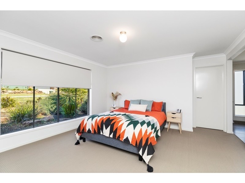 24 Paperbark Drive, Forest Hill NSW 2651