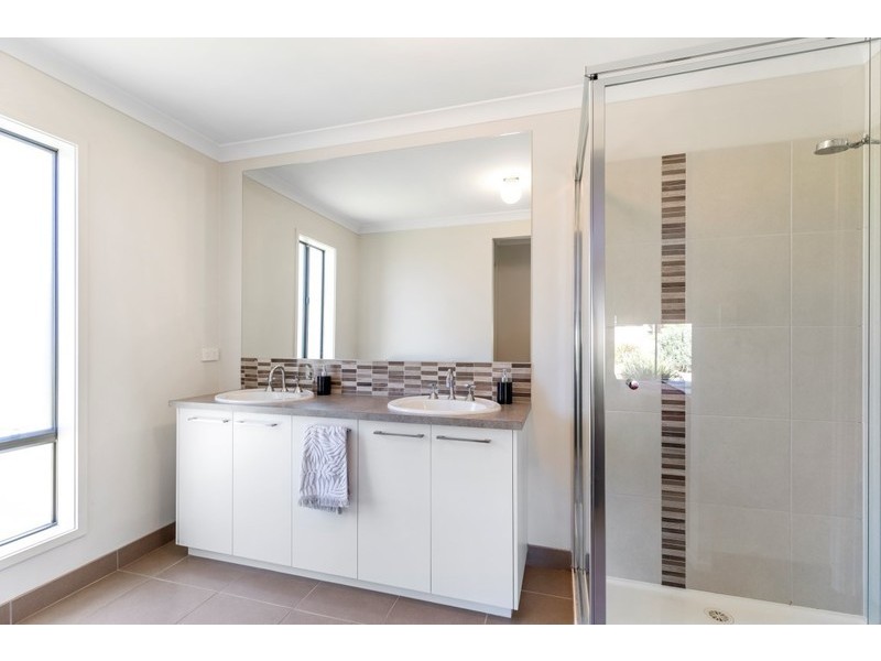 24 Paperbark Drive, Forest Hill NSW 2651