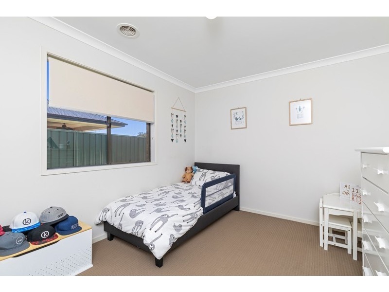 24 Paperbark Drive, Forest Hill NSW 2651