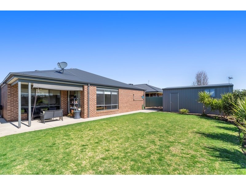 24 Paperbark Drive, Forest Hill NSW 2651