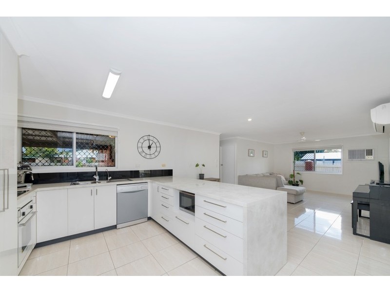 1 Northwest Crescent, Cranbrook QLD 4814